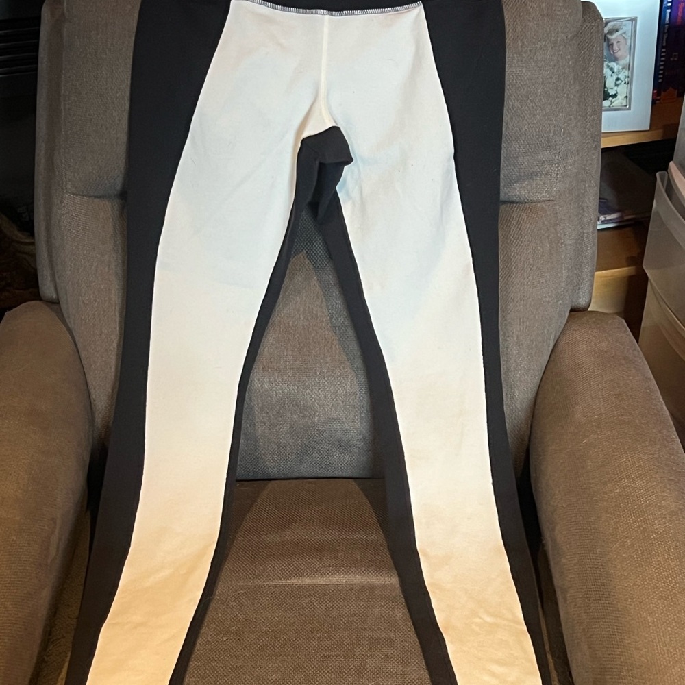Black & White Lululemon Leggings